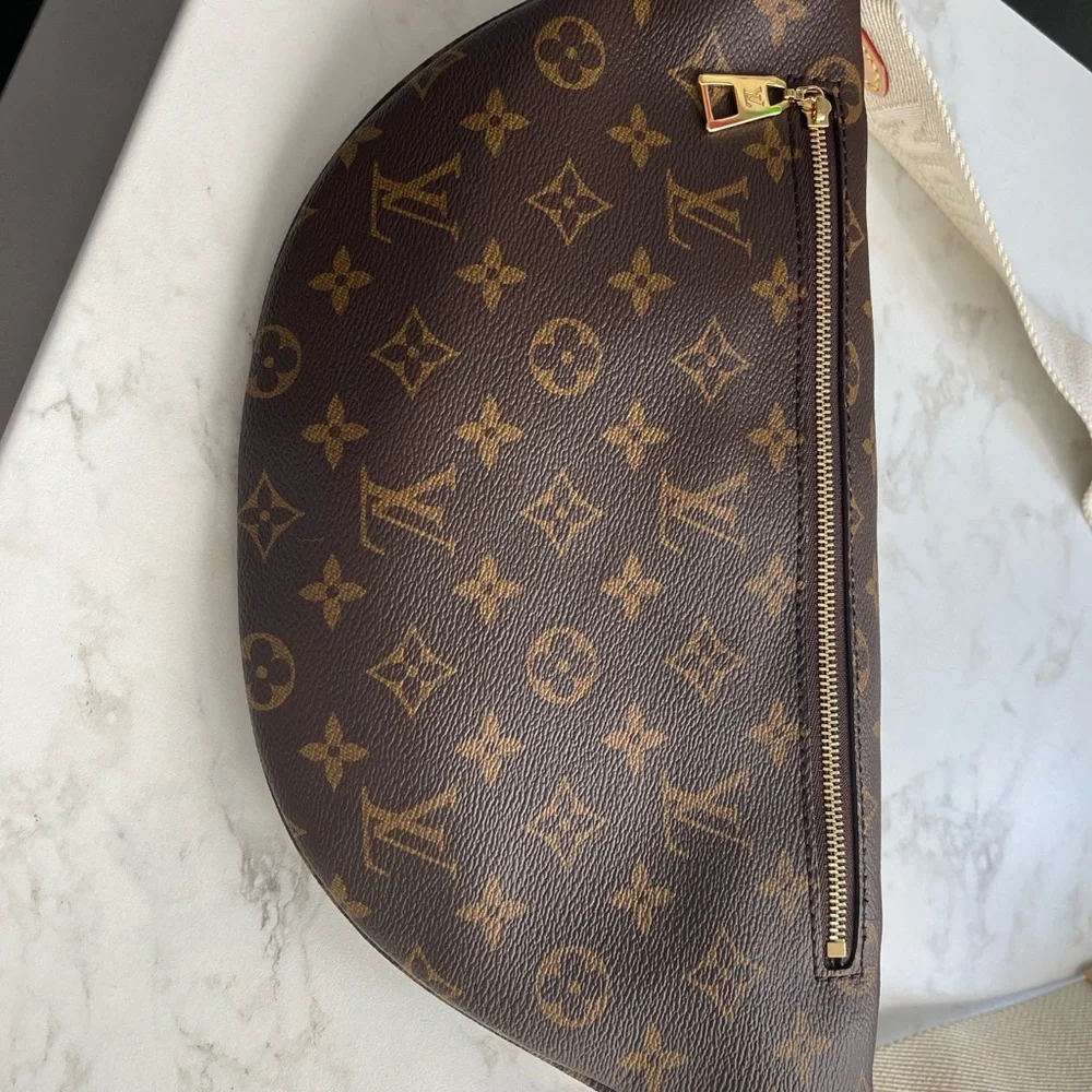 Louis Vuitton Monogram High Rise BumBag - Picture 7 of 14